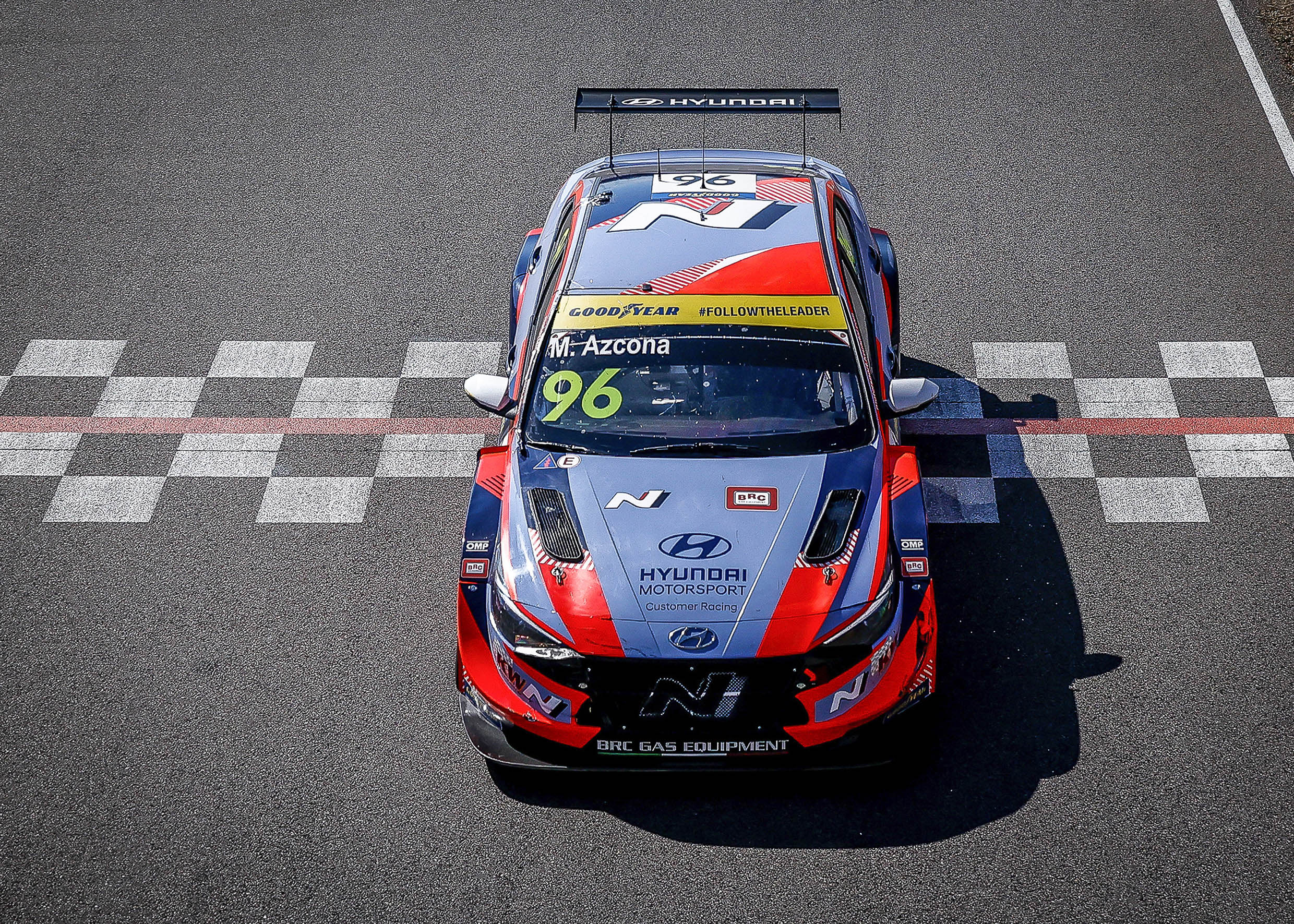 Accelerating Avante racing car