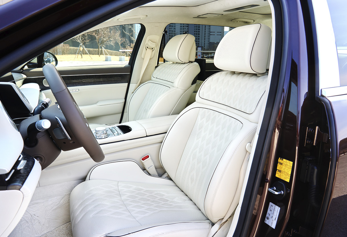 Ergo motion seat developed by Hyundai Transys