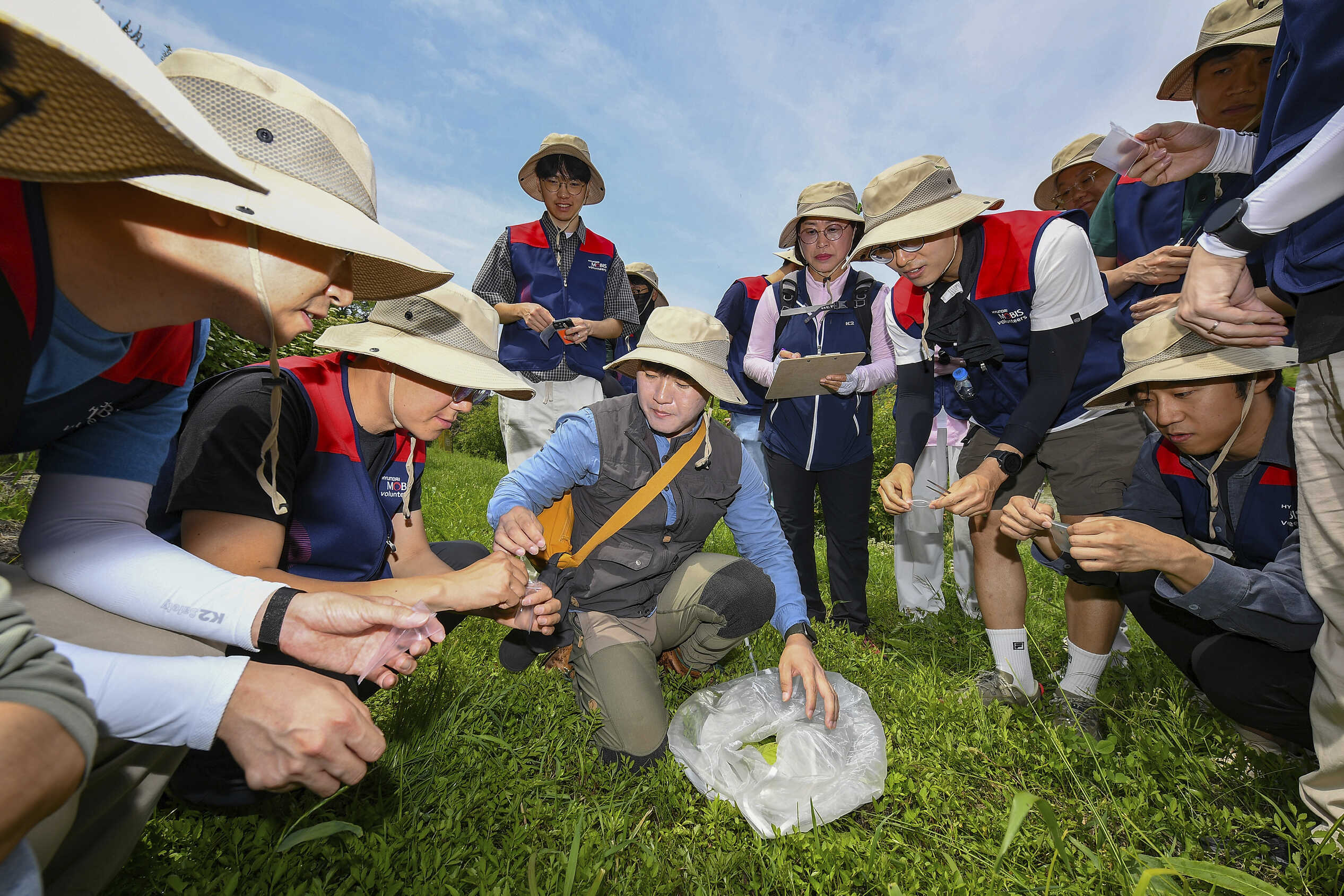 Appearance of executives and employees attending ecological forest development activities