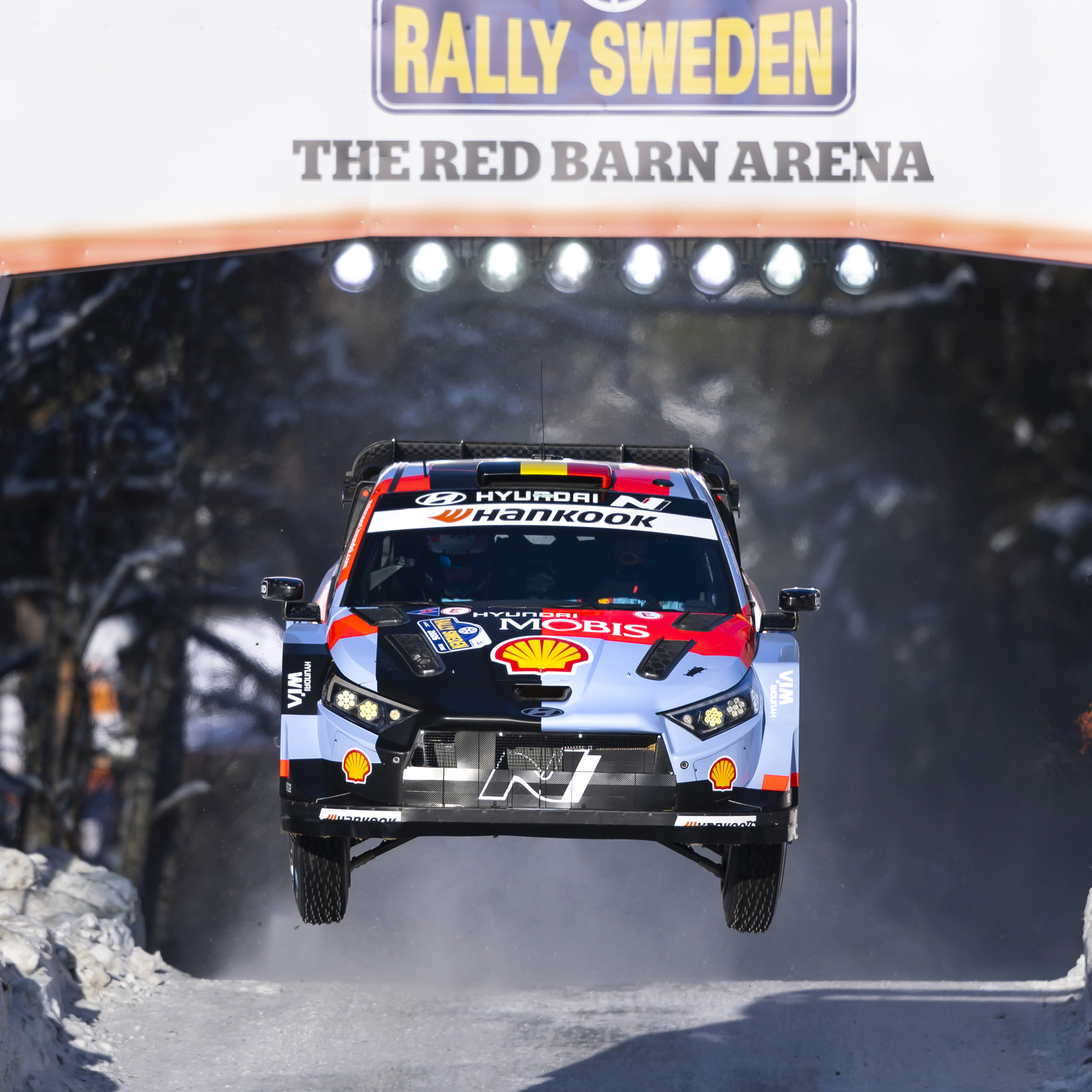 i20 N WRC runs on snow road
