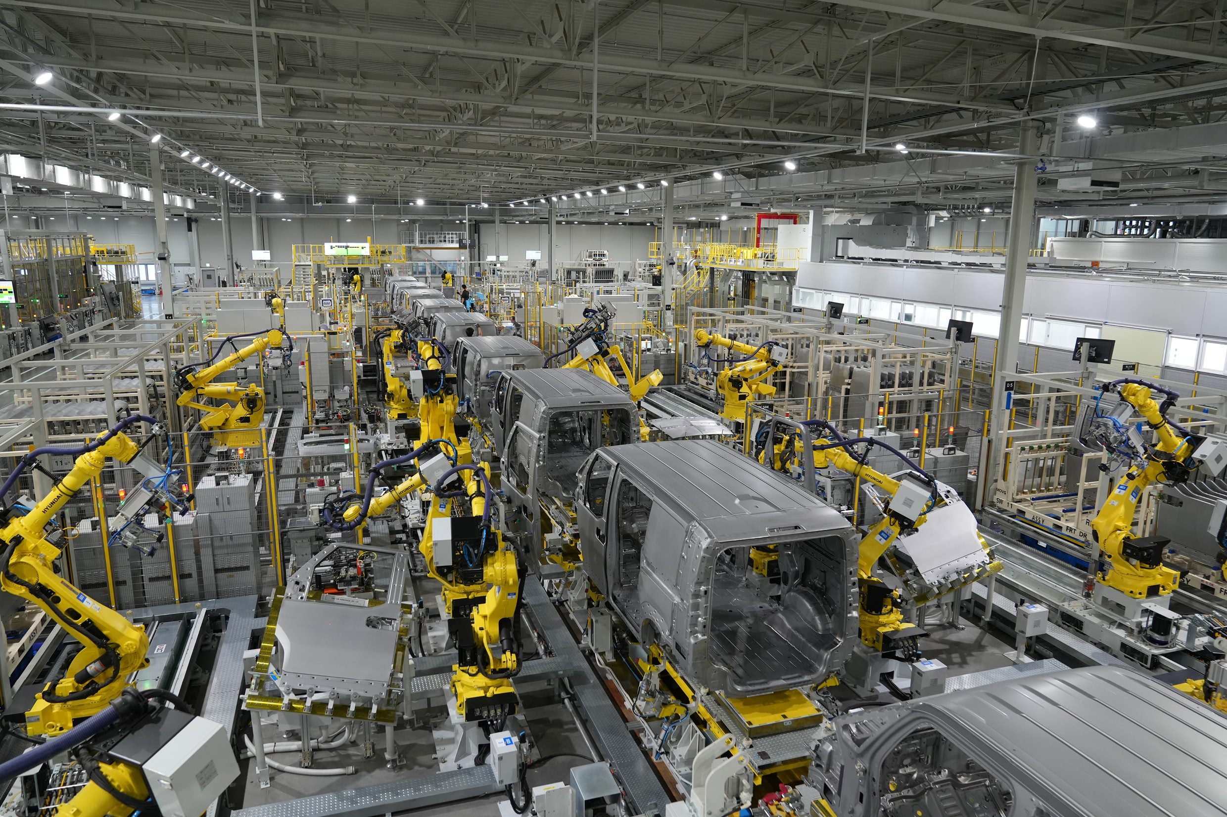 현대차그룹 생산 현장의 다양한 로봇