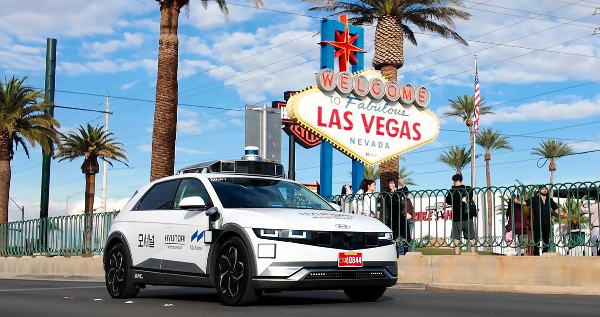 라스베가스에서 자율주행 기술 테스트 중인 로보택시