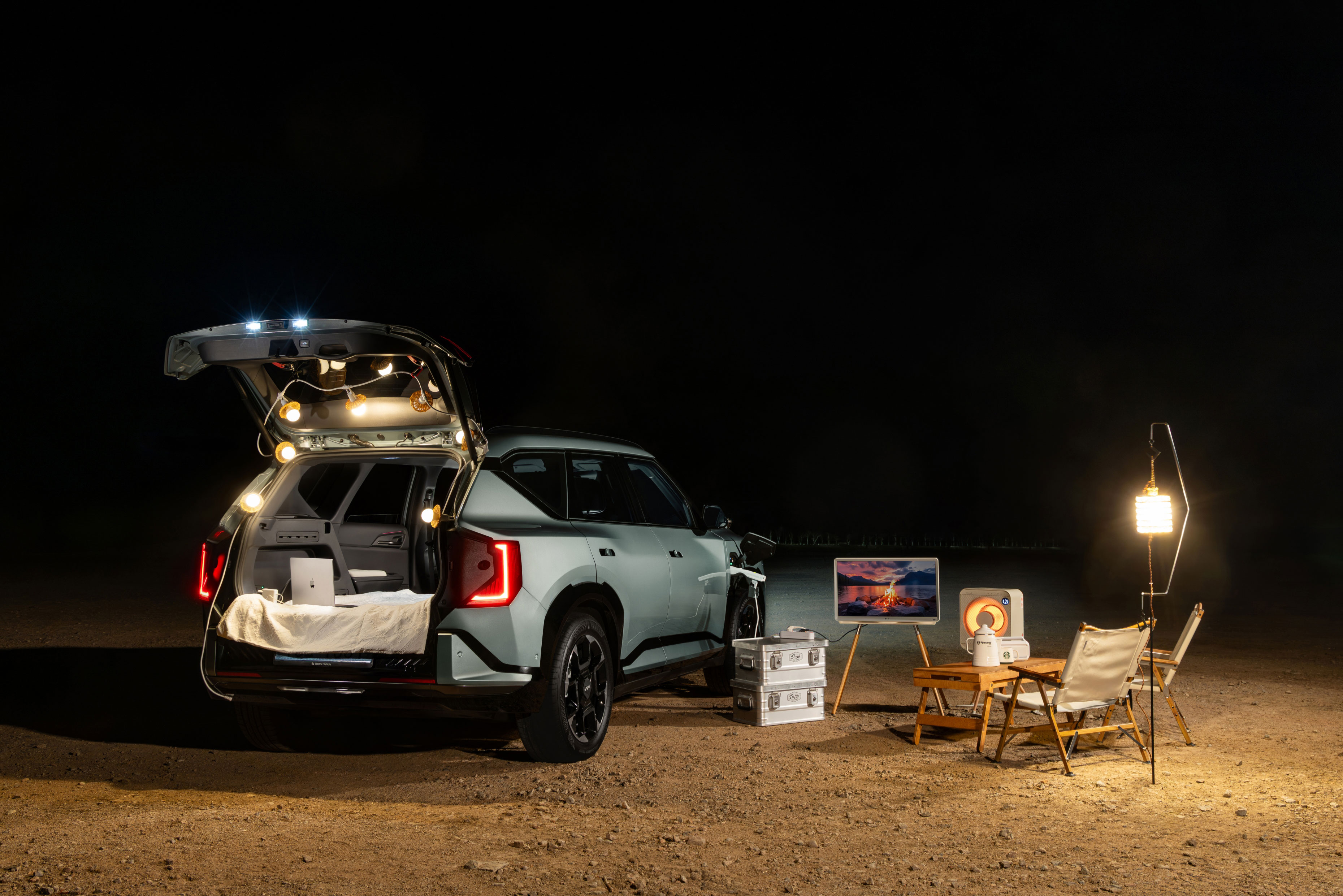 The EV5 GT-Line supports every moment beyond the drive with space and power that adapts to your plans. (2)