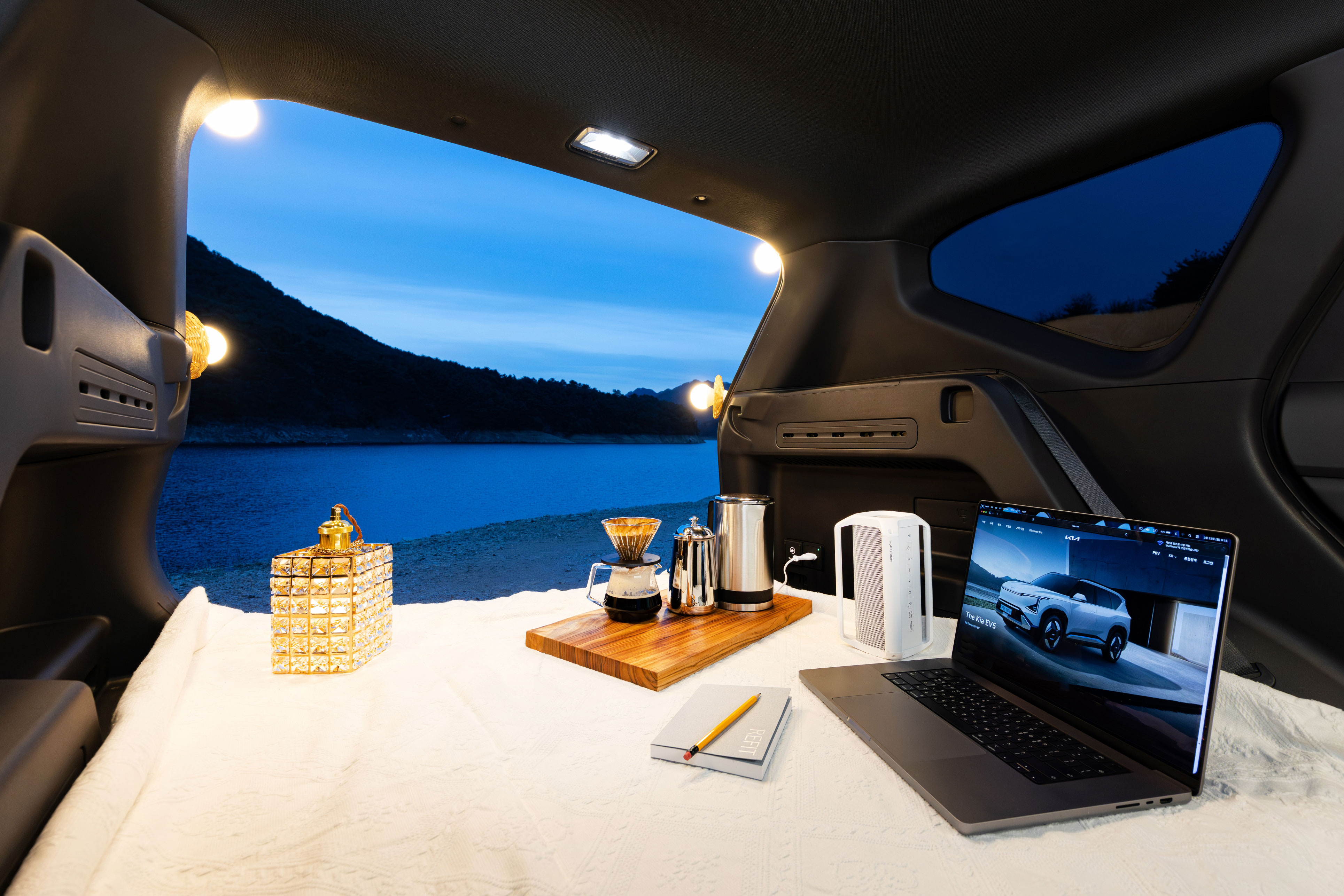 The EV5 GT-Line supports every moment beyond the drive with space and power that adapts to your plans. (4)