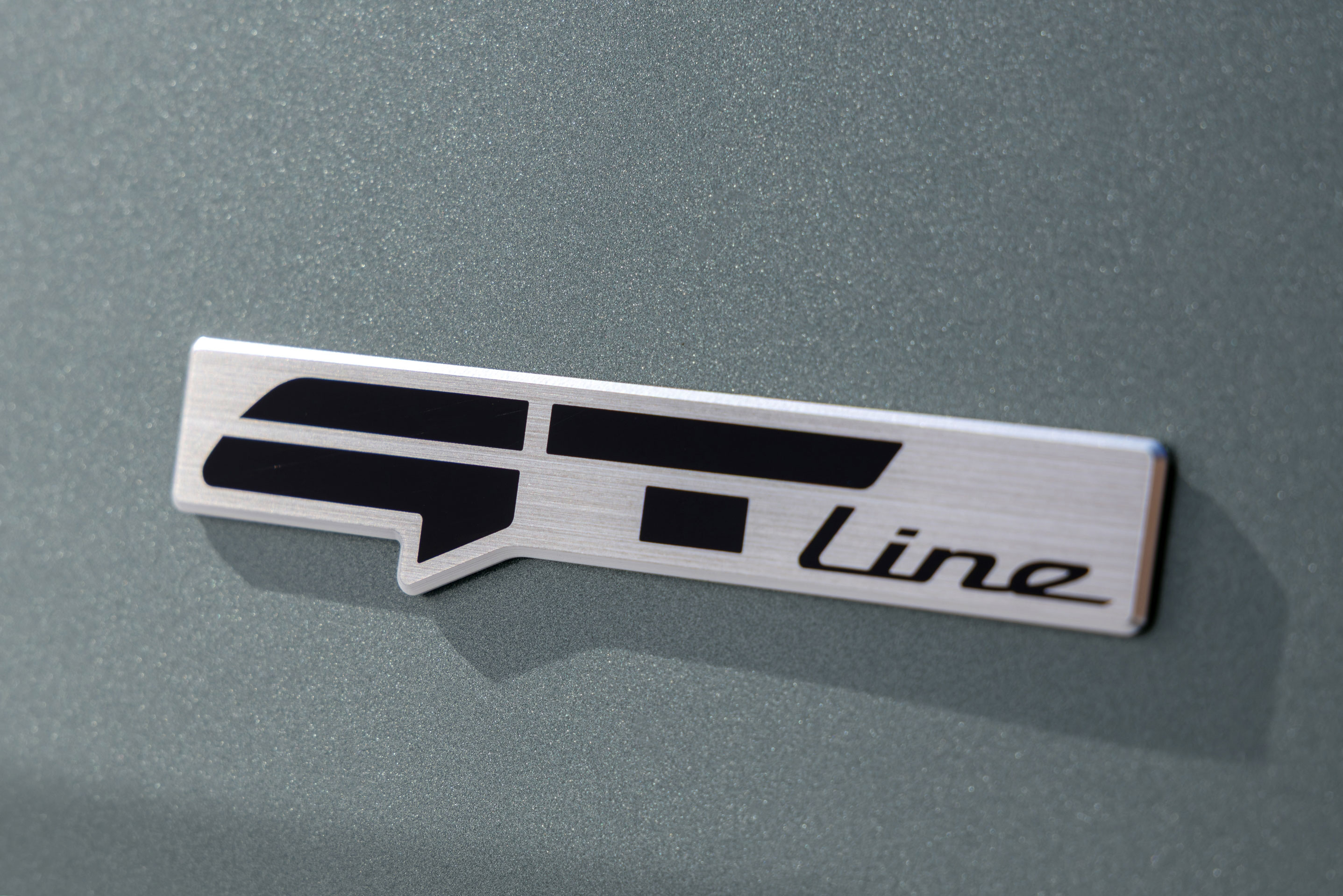 기아 EV5 GT-Line 차량의 엠블럼