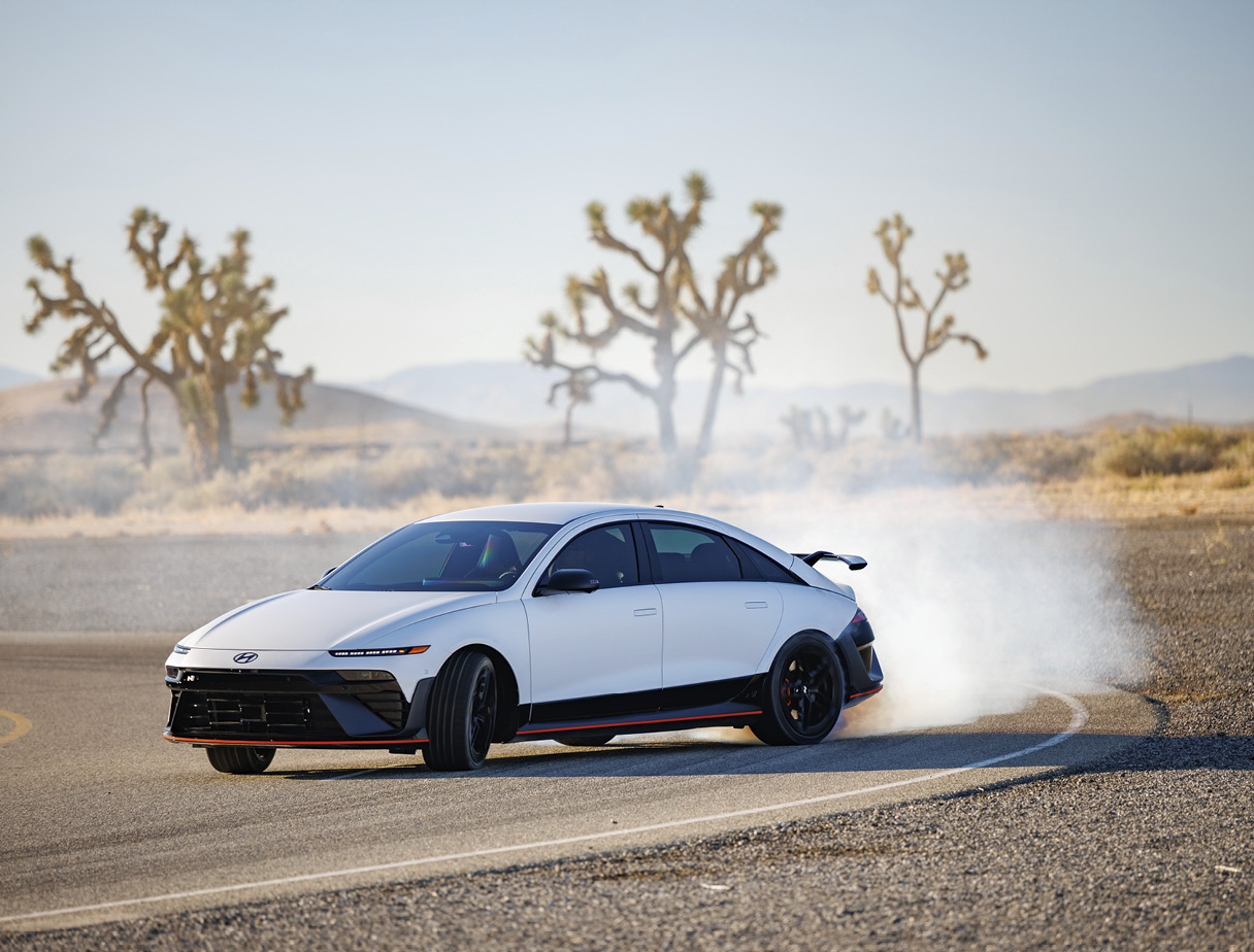 2026 세계 올해의 고성능차에 선정된 현대차 아이오닉 6 N의 모습