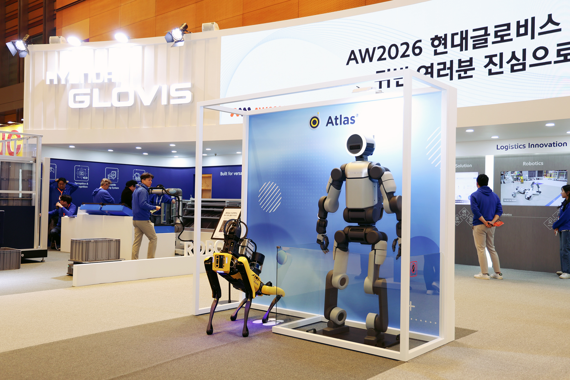 AW2026 현대글로비스 부스에서 소개된 스트레치(Stretch)