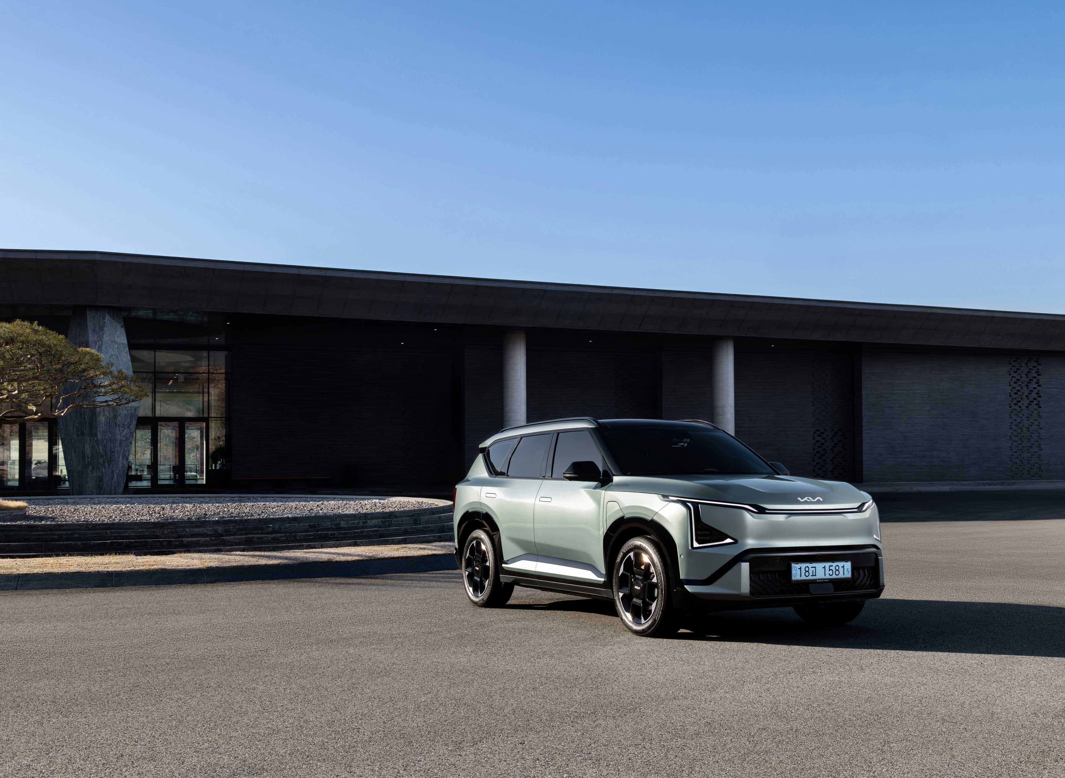 EV5 GT-line 정면 쿼터뷰