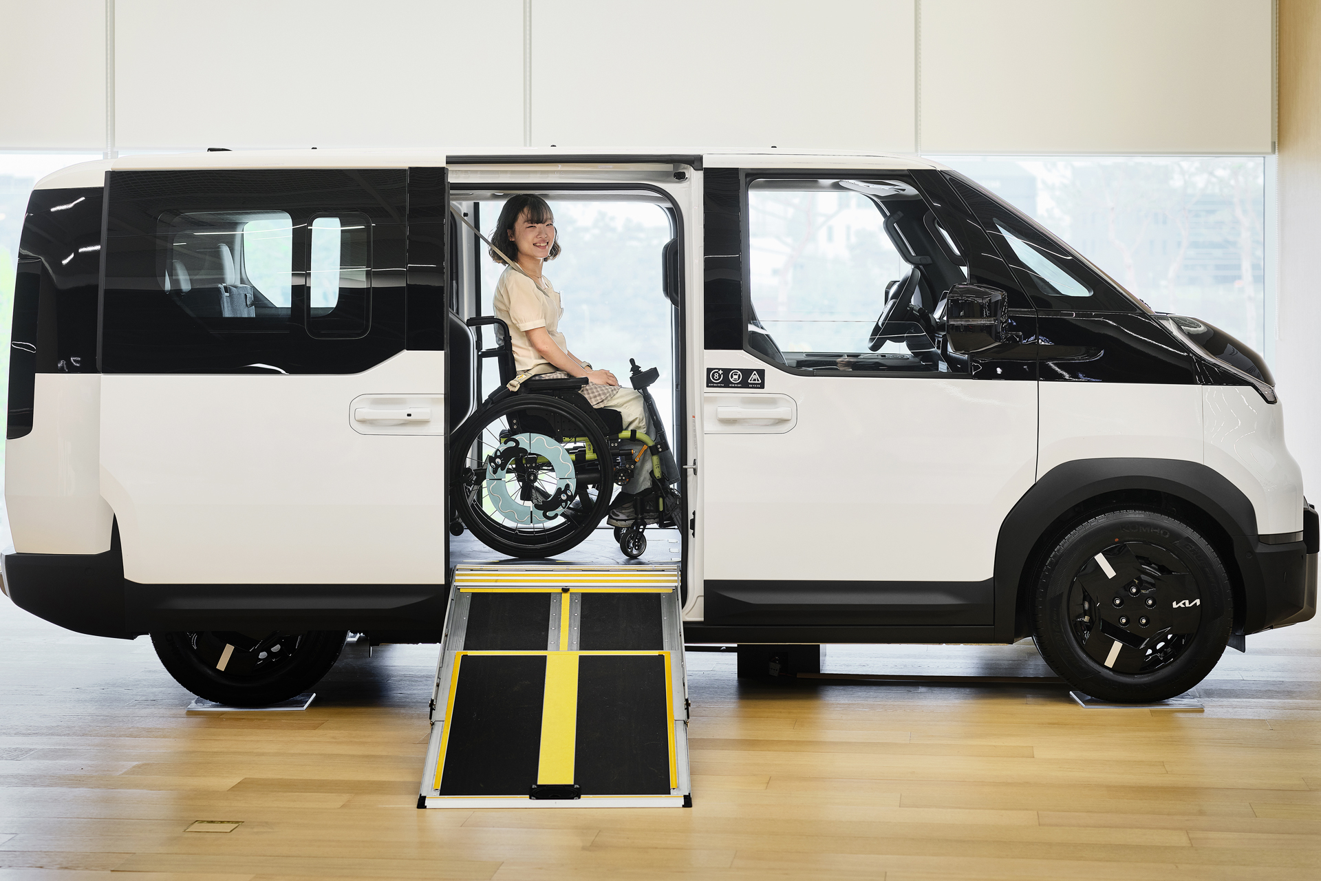 PV5 WAV를 타고 있는 구르님