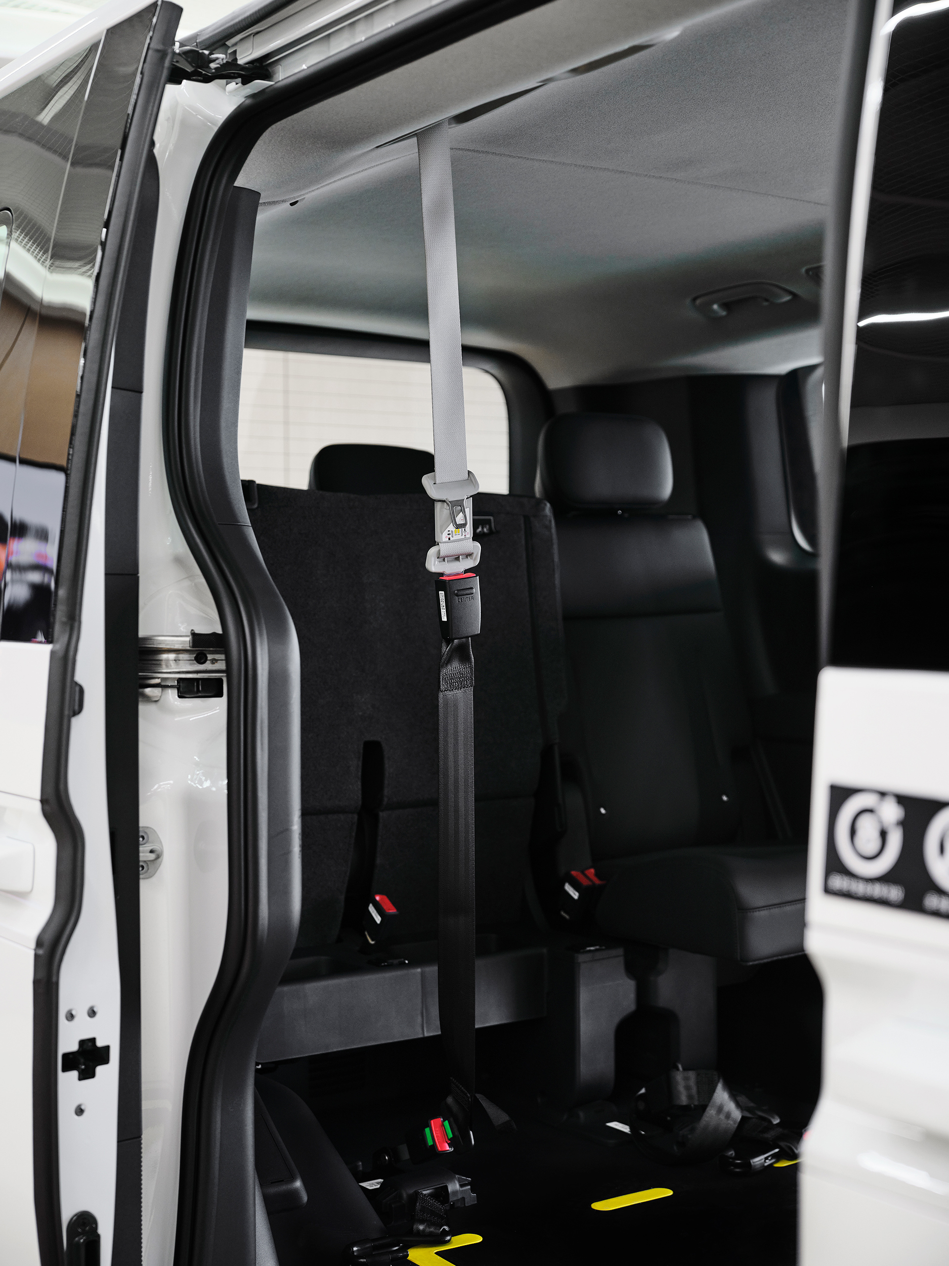 PV5 WAV 휠체어 사용자 옆 동승자 위치