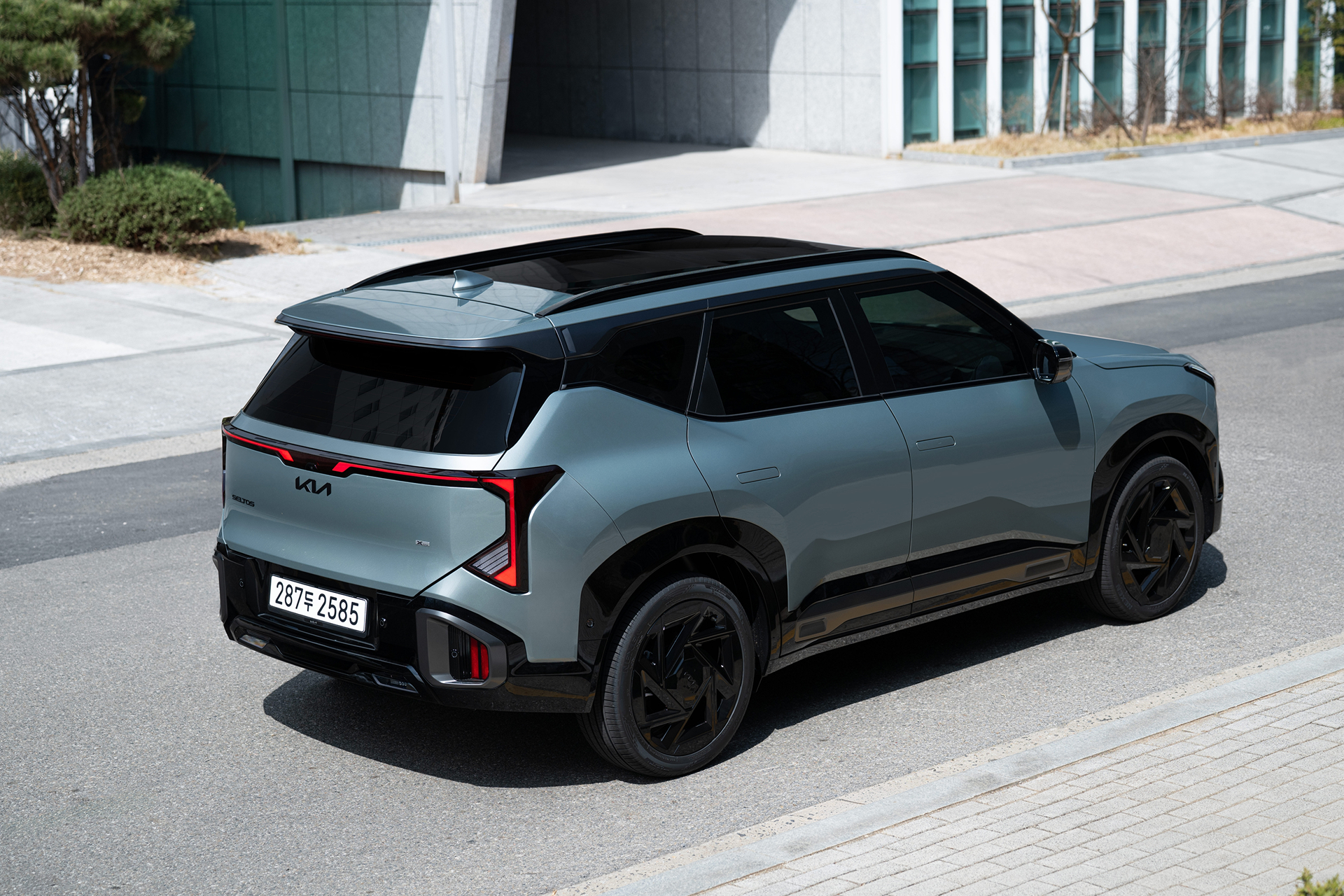 도로 위 디 올 뉴 셀토스 X-Line 후측면