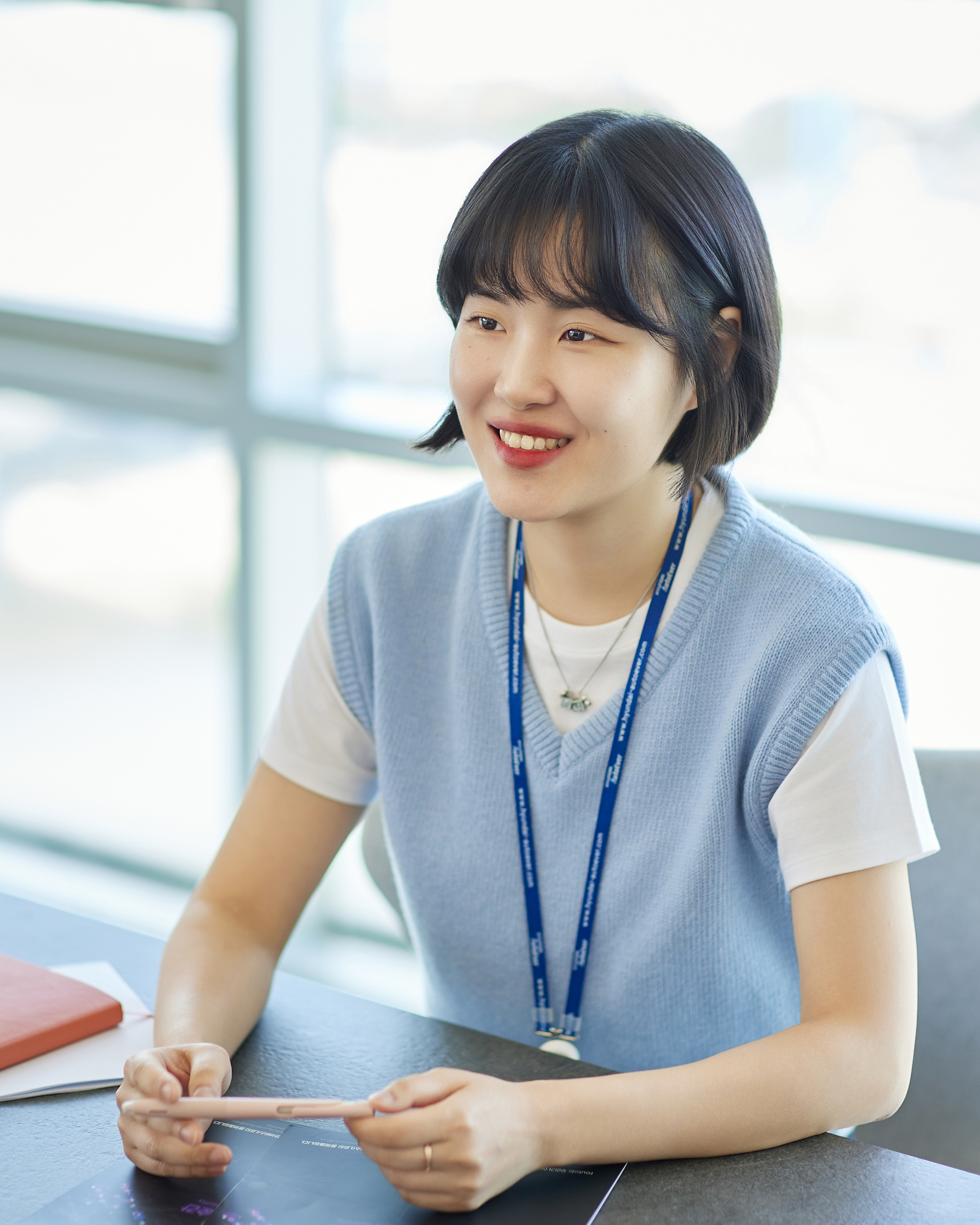 인터뷰 중인 현대오토에버 지도서비스플랫폼팀의 정예은 책임