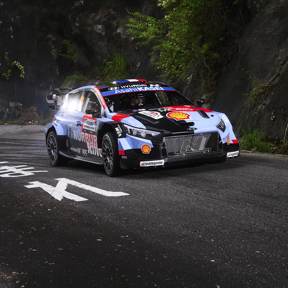 현대팀 WRC1 랠리카 주행 모습