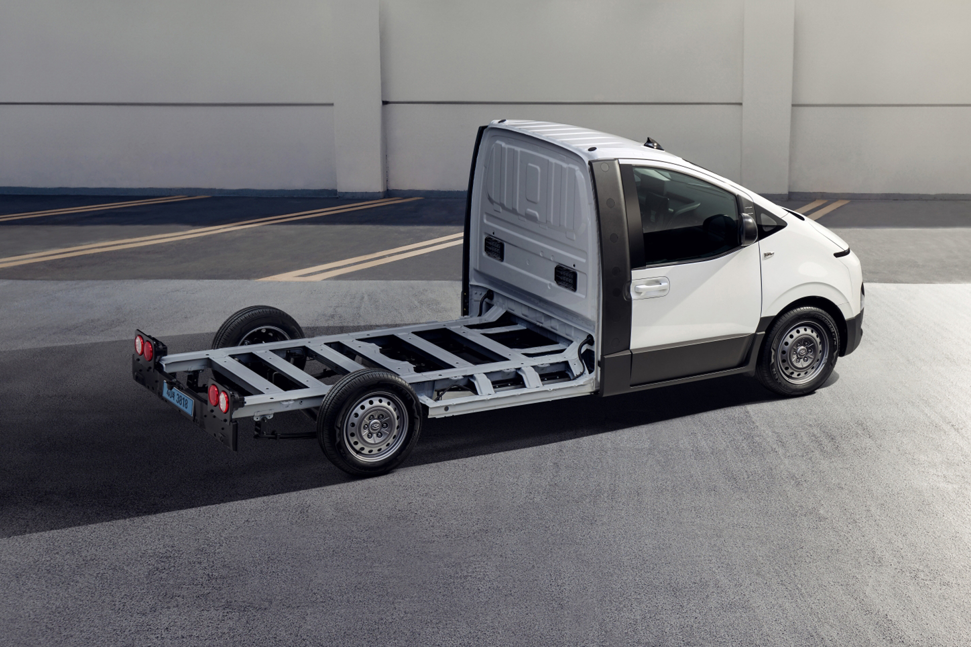 ST1 Chassis Cab